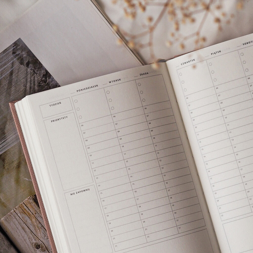 Zestaw DOBRZE ZORGANIZOWANY DZIEŃ - planer z układem godzinowym (kolumnowym)