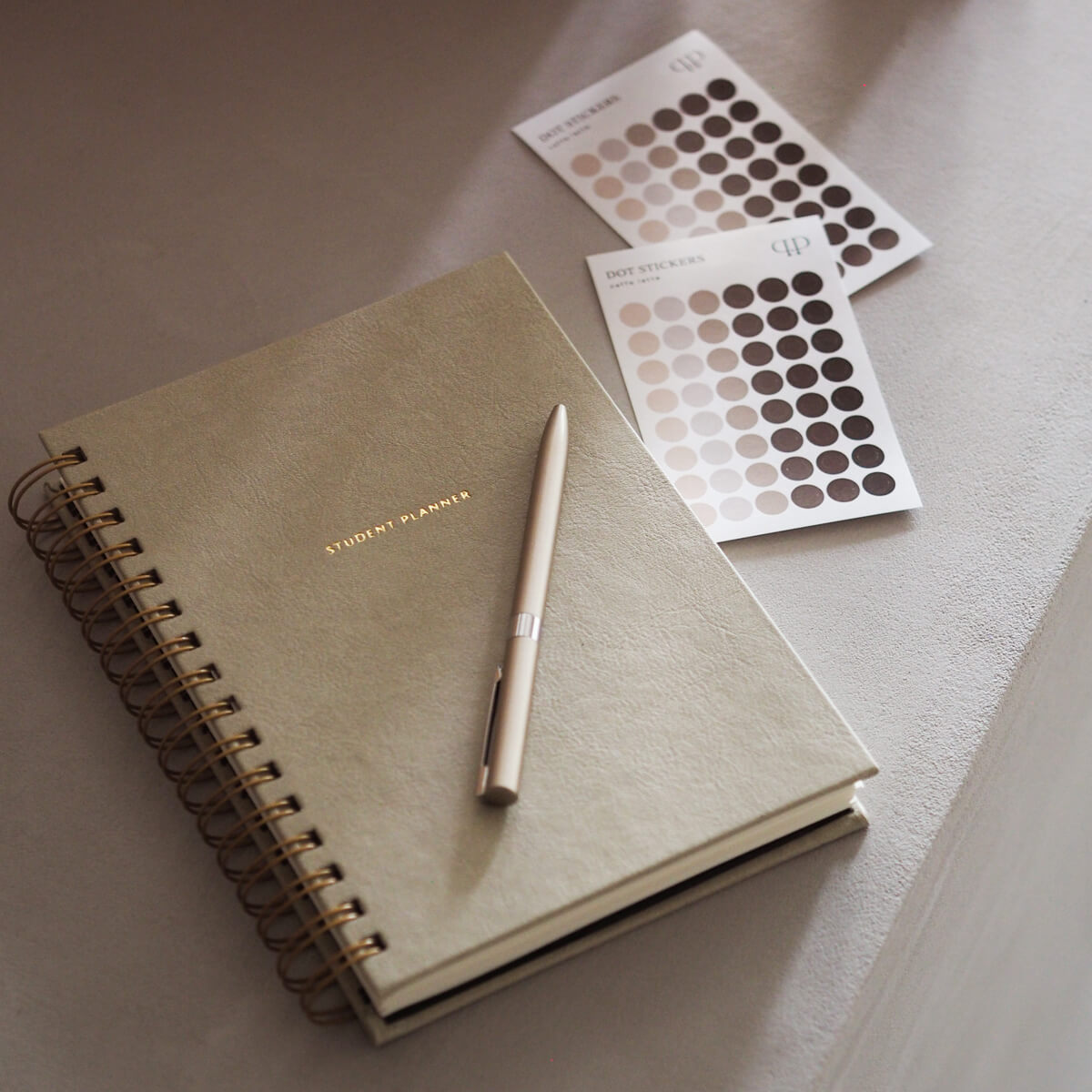 Kalendarz akademicki na spirali 2025/2026 - SANDY BEIGE (całkowicie wyprzedany)