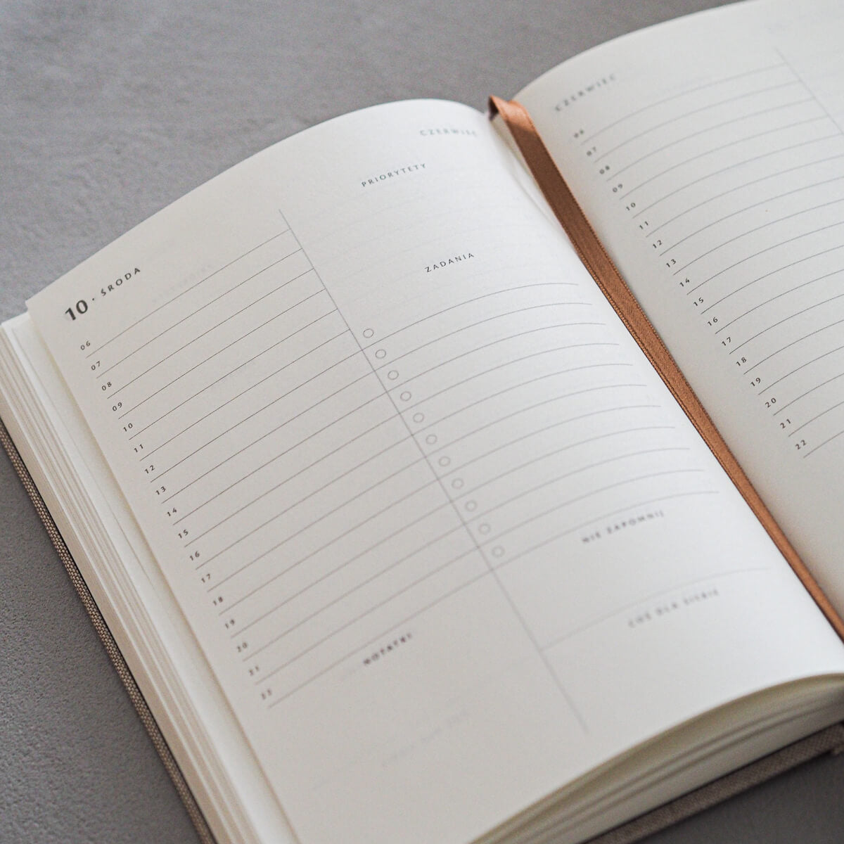 Kalendarz dzienny 2026 - RED VELVET