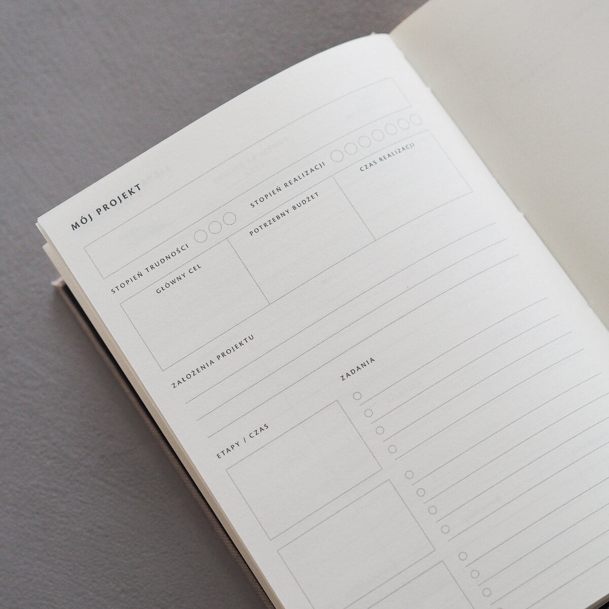 Kalendarz dzienny 2026 - DUST PINK