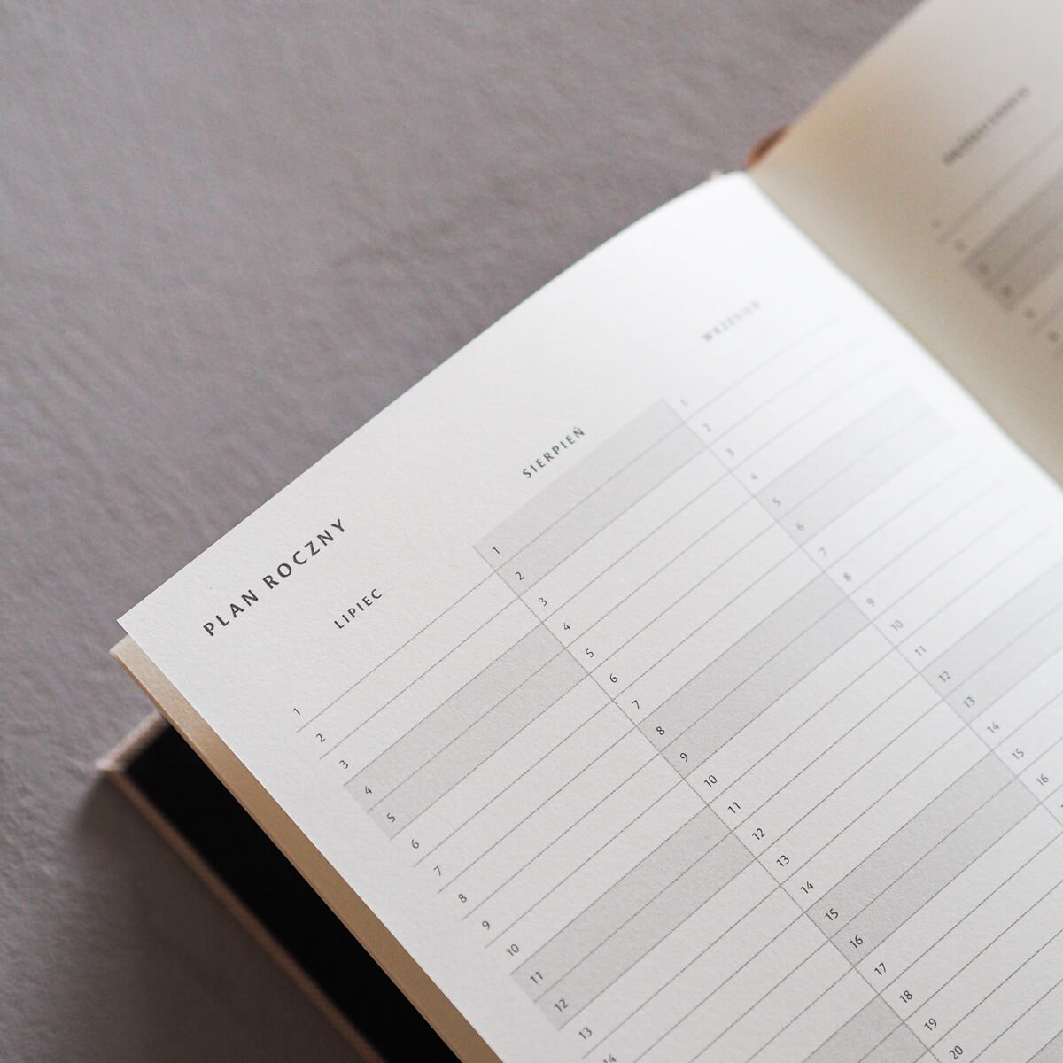 Kalendarz dzienny 2026 - RED VELVET