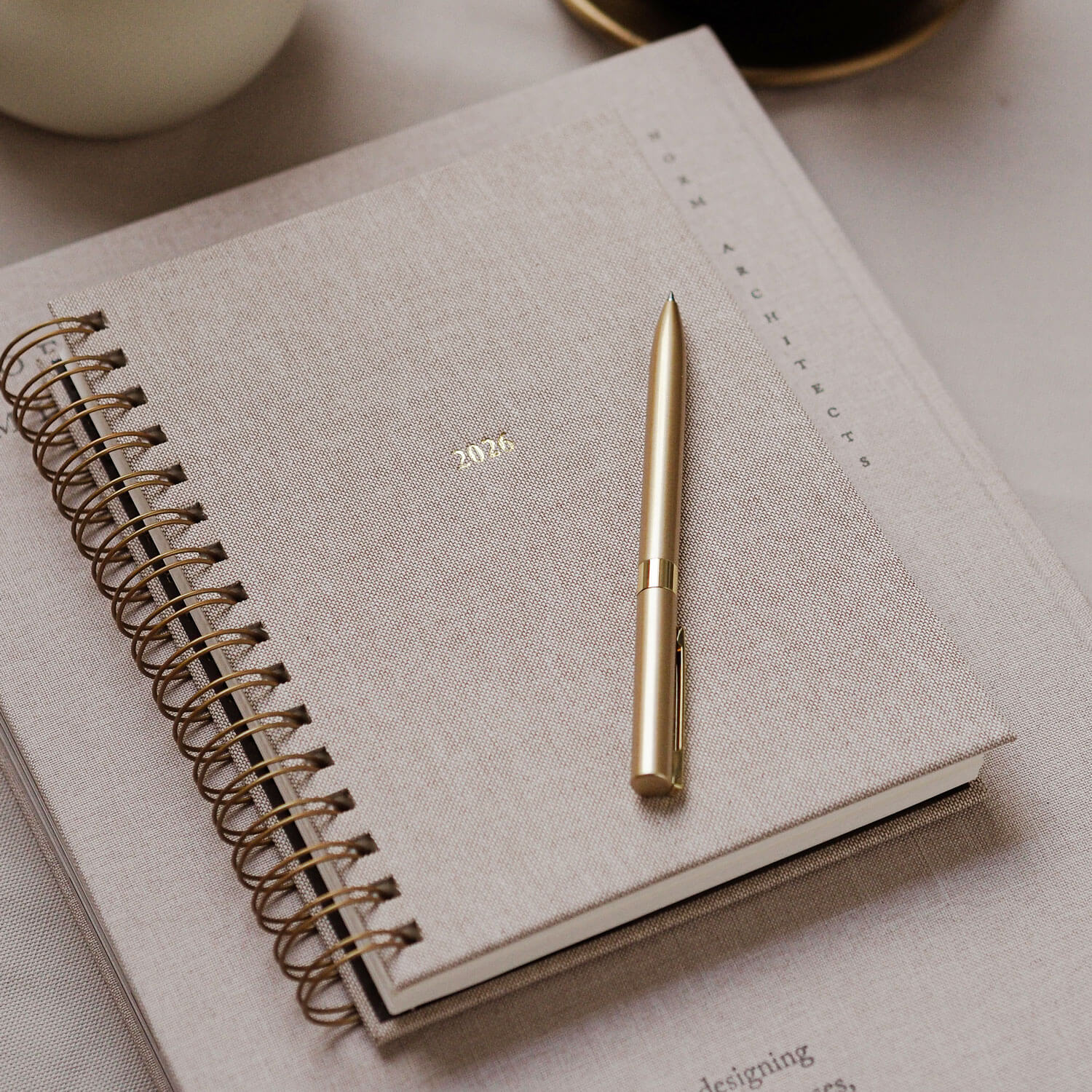 Kalendarz tygodniowy na spirali 2026 - WARM LINEN