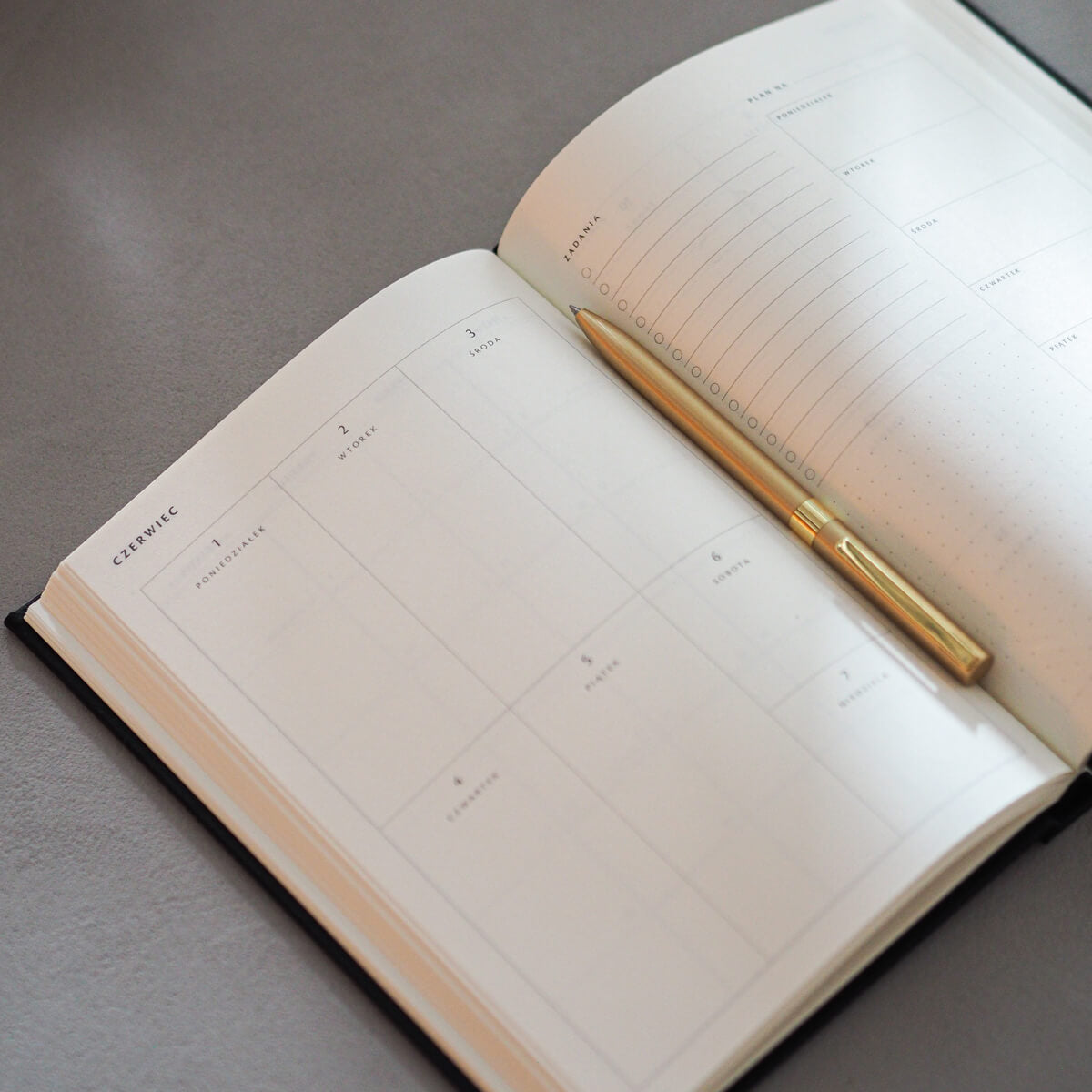 Kalendarz tygodniowy 2026 - DUST PINK