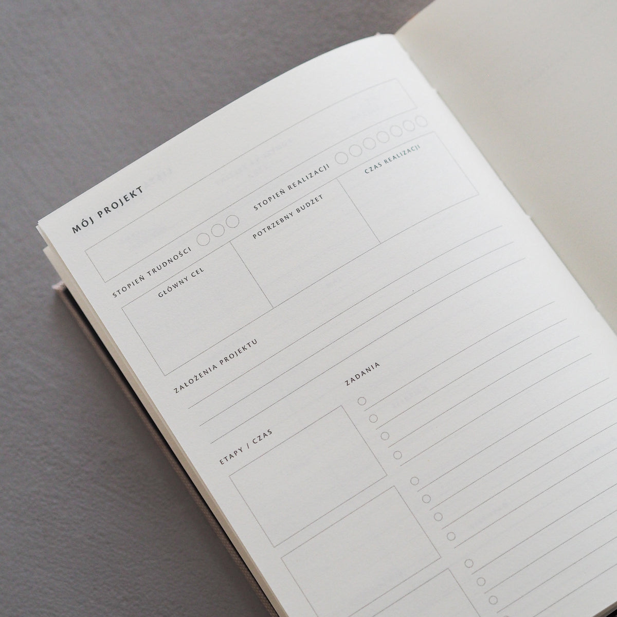 Kalendarz tygodniowy 2026 - DUST PINK