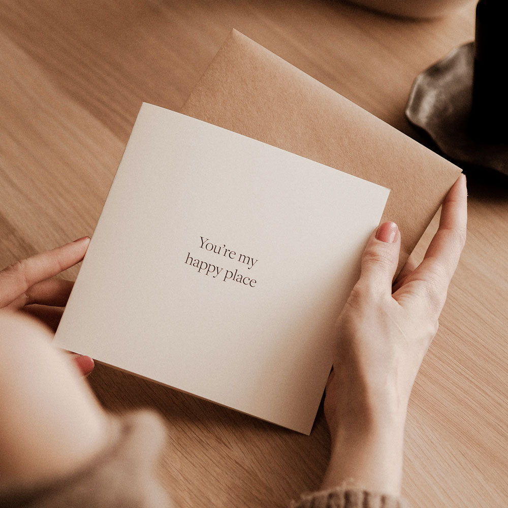 Kartka okolicznościowa z napisem You're my happy place