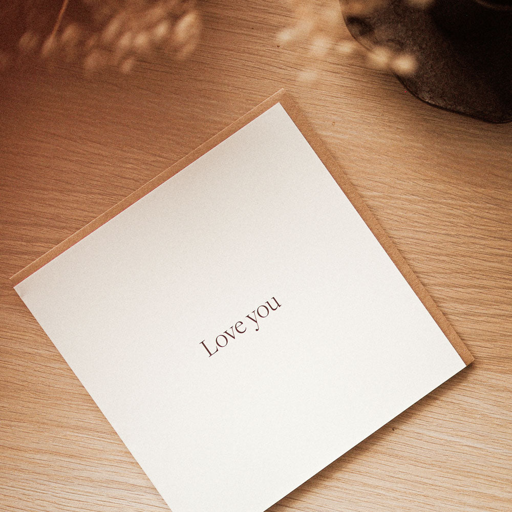 Kartka okolicznościowa z napisem Love you