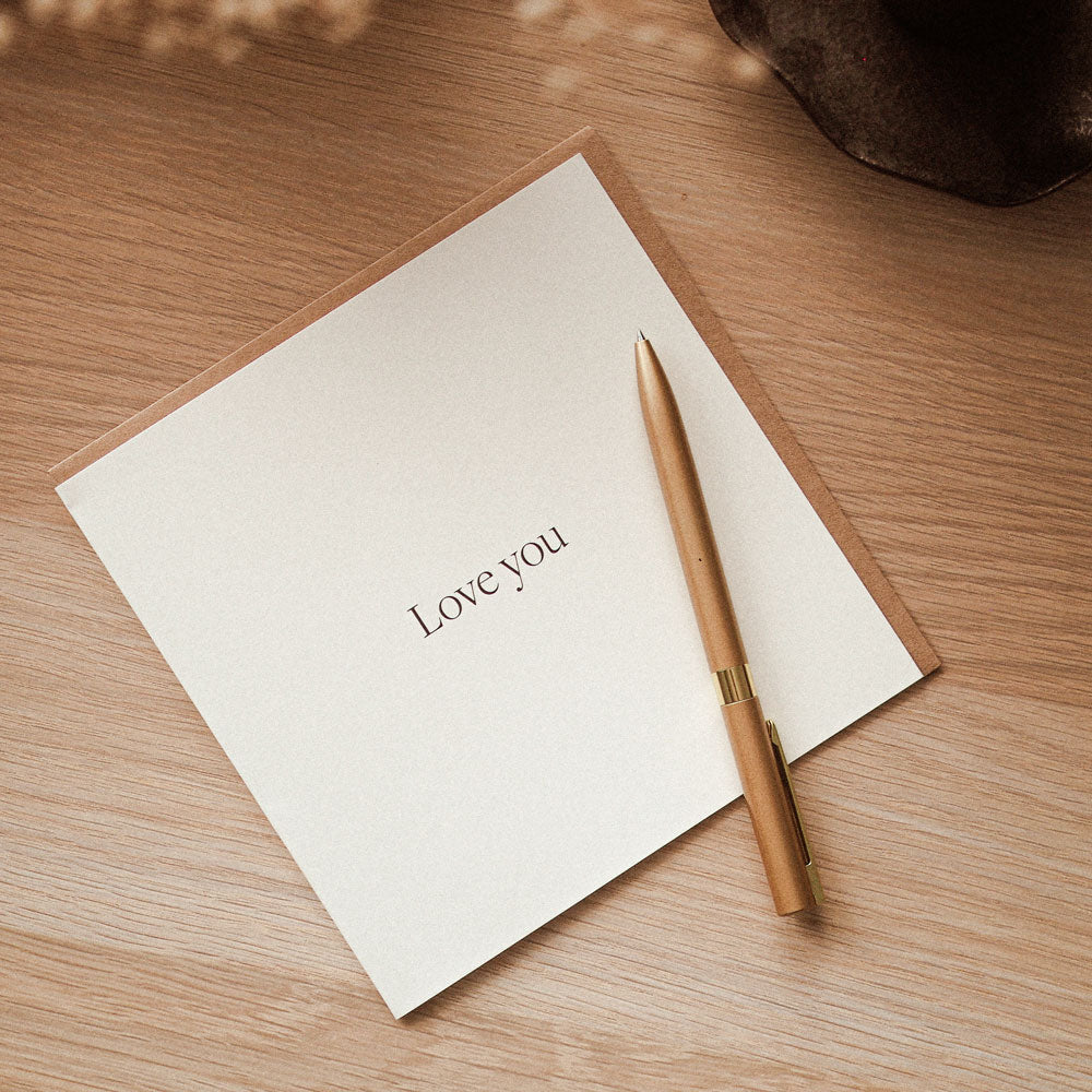 Kartka okolicznościowa z napisem Love you