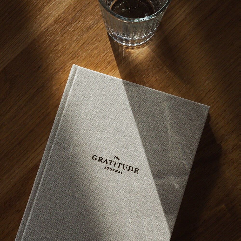 Minimalistyczny dziennik wdzięczności Gratitude Journal