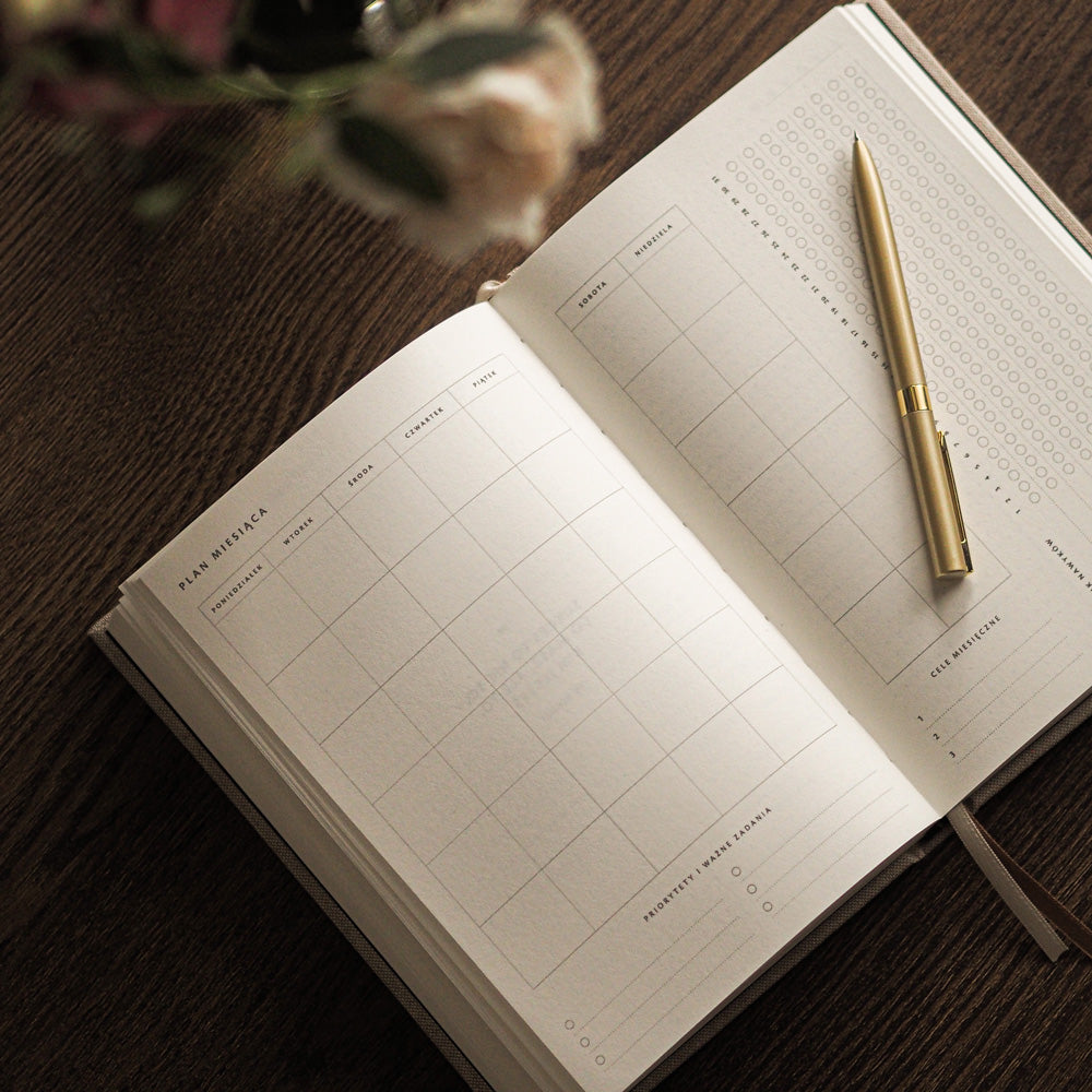 Niedatowany planer dzienny lniany Linen Journal