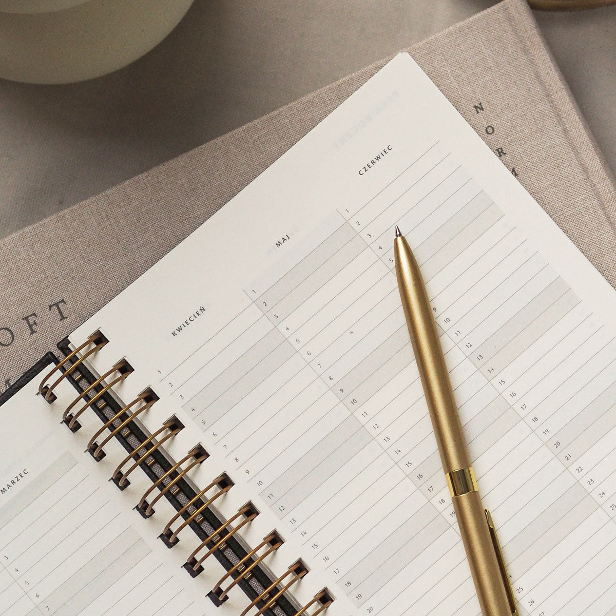 Kalendarz tygodniowy na spirali 2026 - MATCHA LATTE