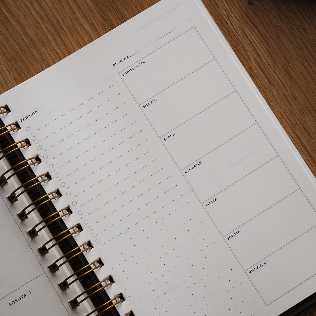 Twój plan tygodnia w zasięgu wzroku w planerze tygodniowym na spirali