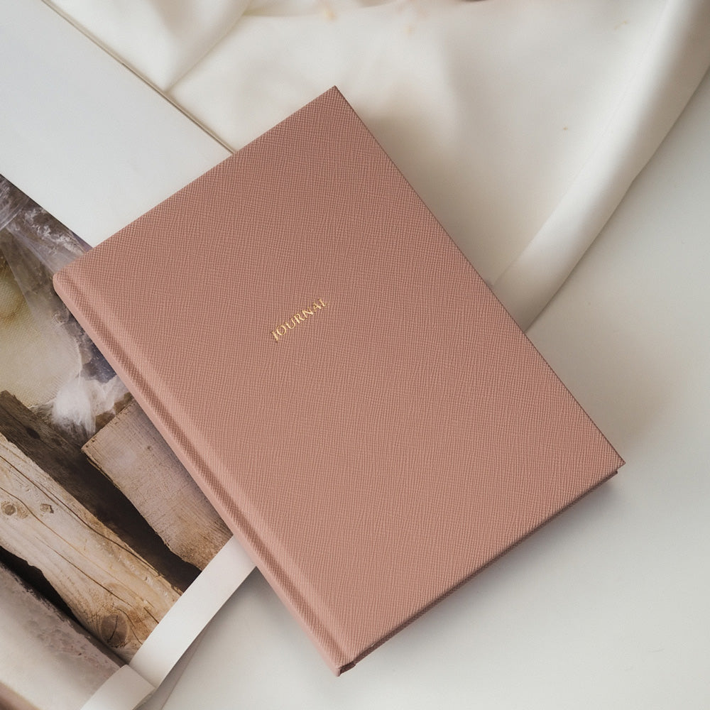 Różowy planer tygodniowy