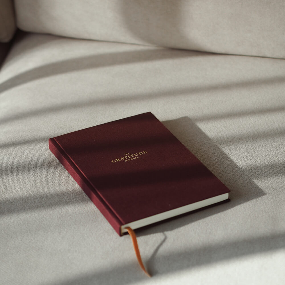 Purpurowy Dziennik Wdzięczności - dla osób, które chcą wprowadzić pozytywny rytuał do każdego dnia