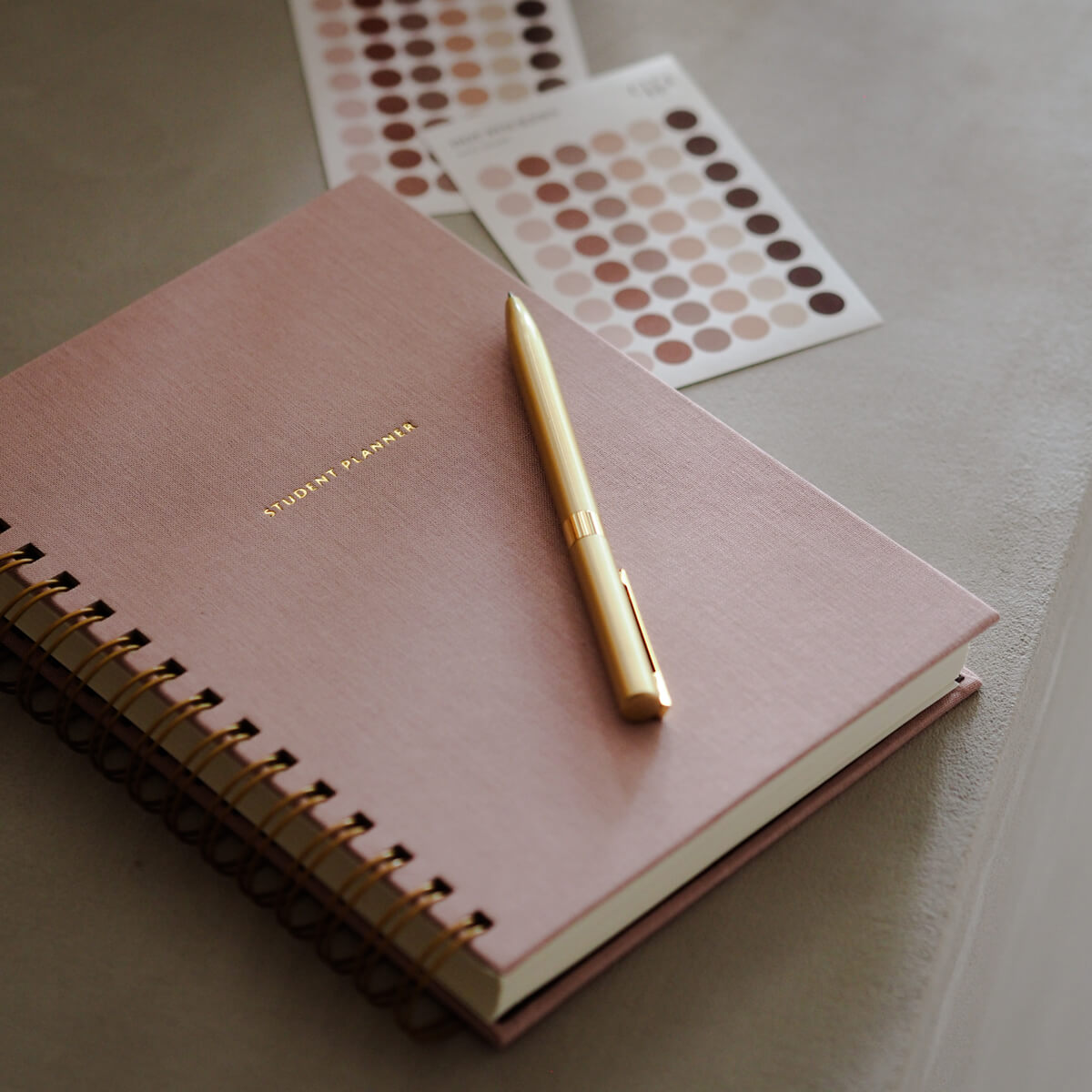 Kalendarz akademicki na spirali 2025/2026 - DUST PINK (całkowicie wyprzedany)