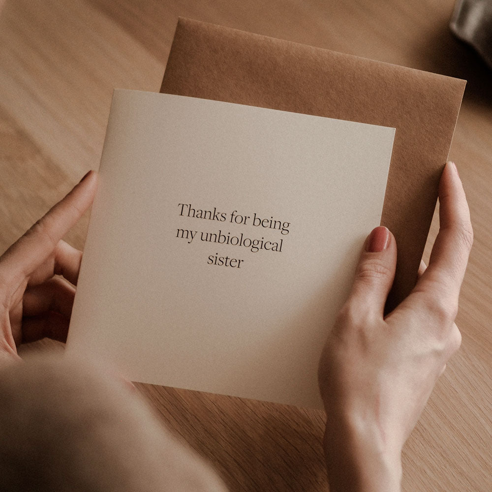 Kartka okolicznościowa z napisem Thanks for being my unbiological sister