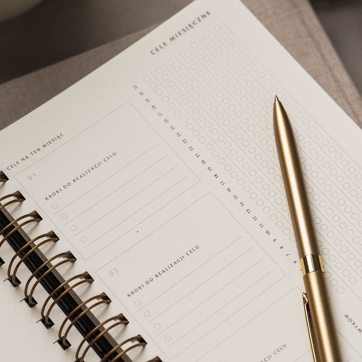 Kalendarz tygodniowy na spirali 2026 - MATCHA LATTE