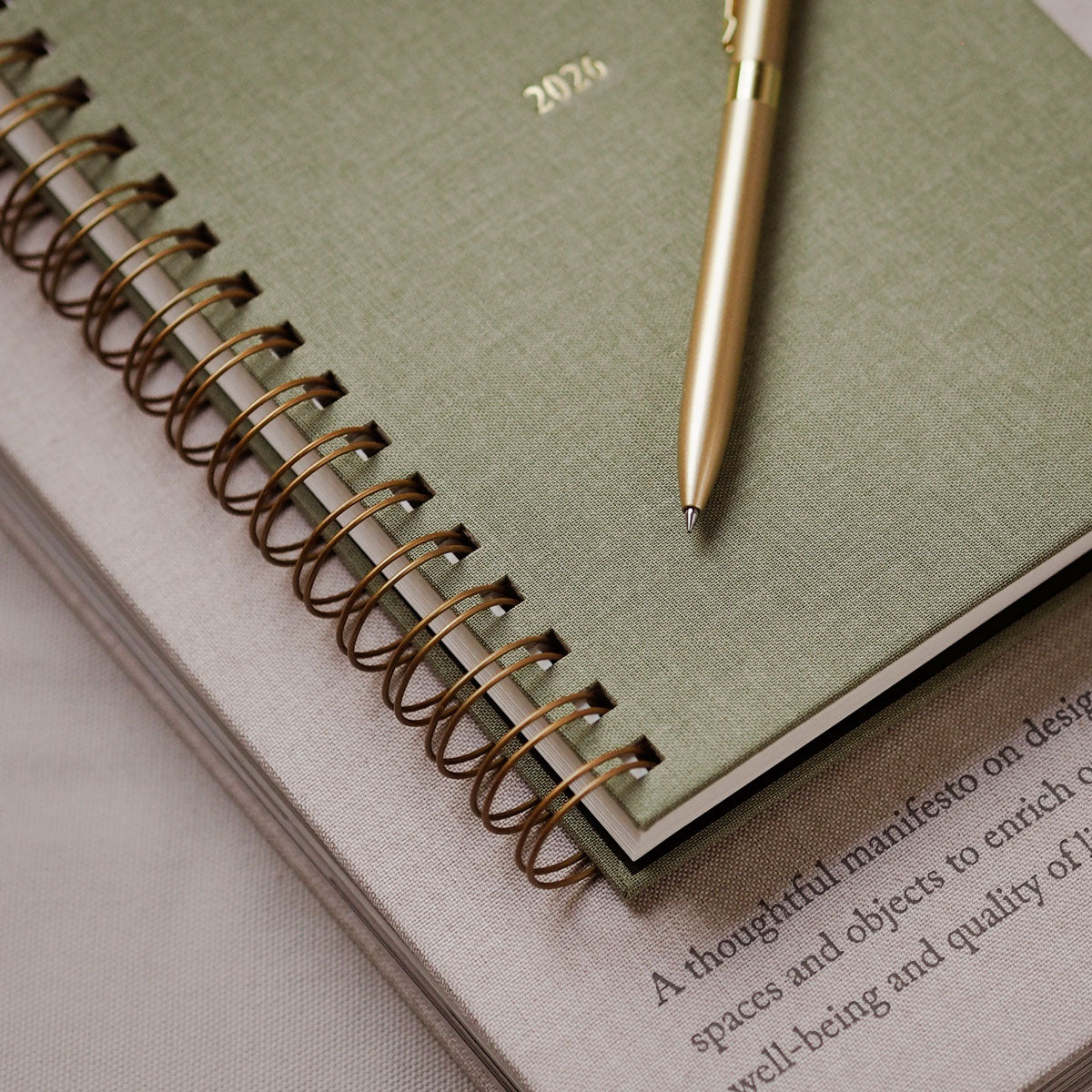 Kalendarz tygodniowy na spirali 2026 - MATCHA LATTE