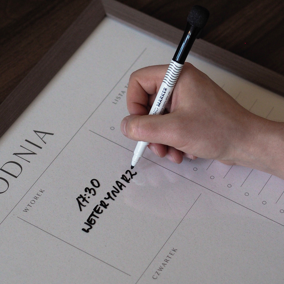 PLANER TYGODNIOWY ŚCIENNY w ramie