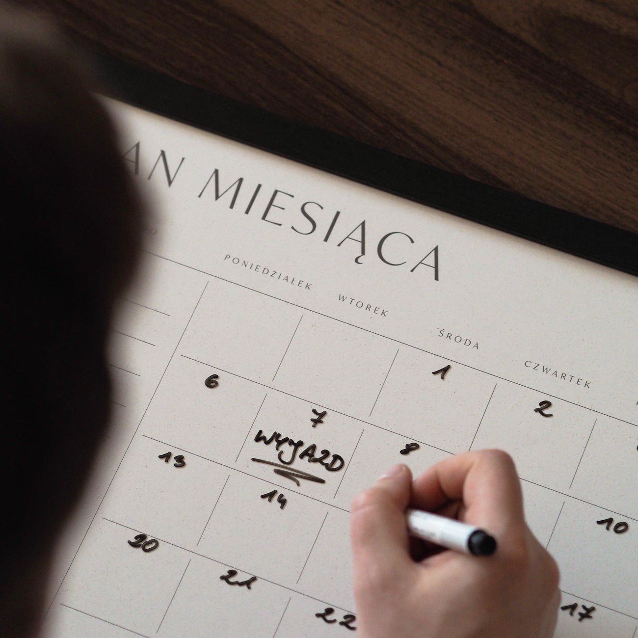 PLANER MIESIĘCZNY ŚCIENNY w ramie