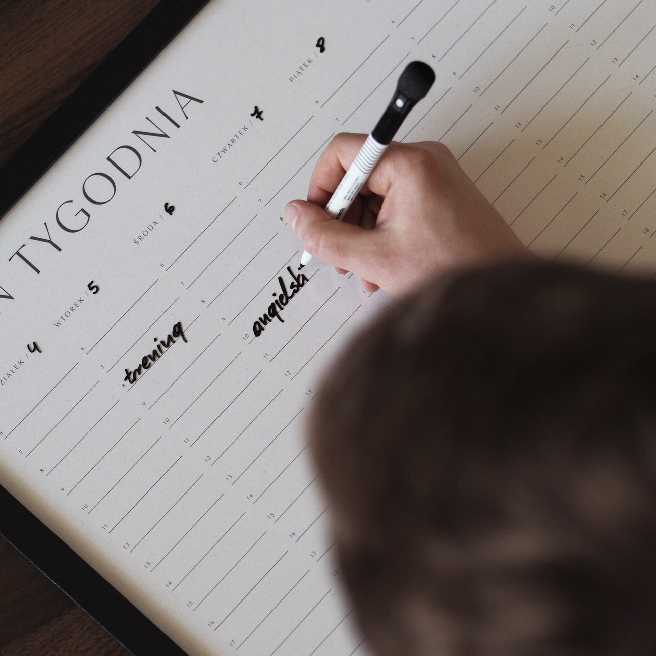 PLANER TYGODNIOWY ŚCIENNY Z HARMONOGRAMEM w ramie